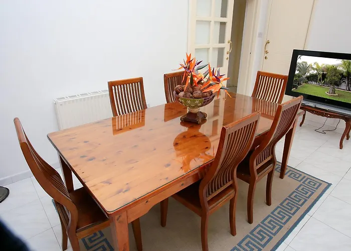 The White House * 라르나카