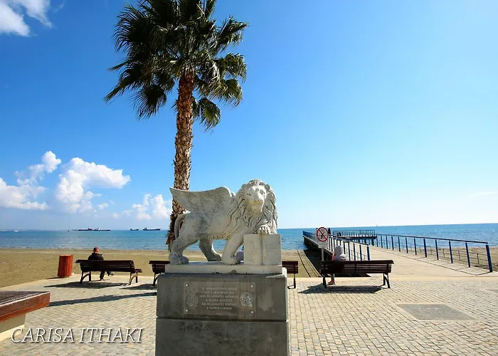 빌라 The White House 라르나카