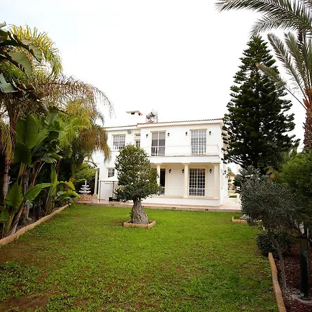 Villa The White House