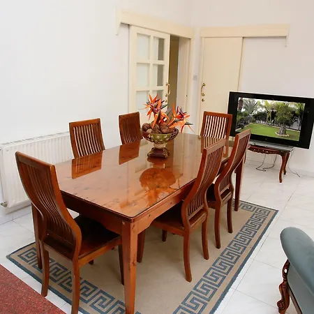 Villa The White House