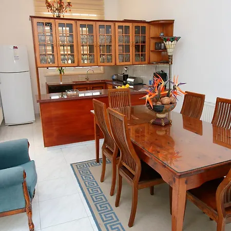 The White House Villa *