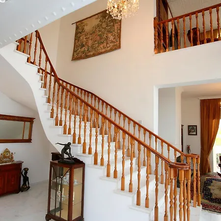 The White House Villa