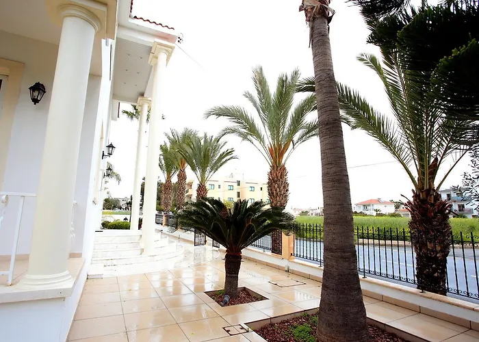 Villa The White House