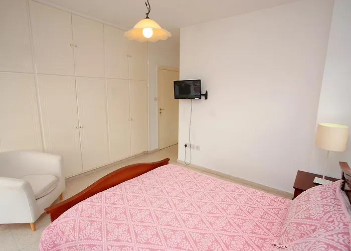 Vila The White House Larnaca