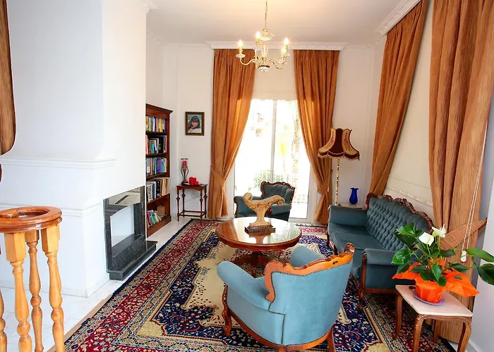 The White House Lárnaca